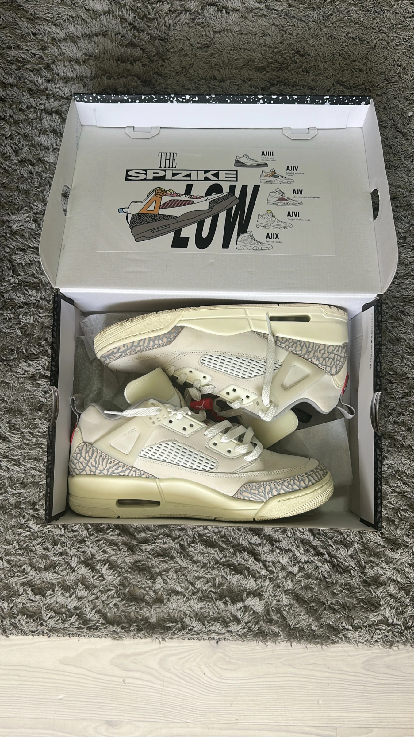 Jordan Beige Taille 42,5 